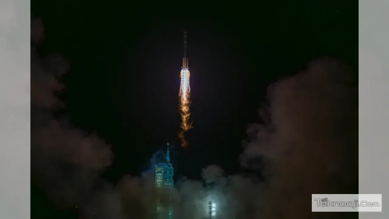 Çin Uzayda Yeni Bir Sayfa Açtı: Shenzhou-23 Görevi Başarıyla Tamamlandı