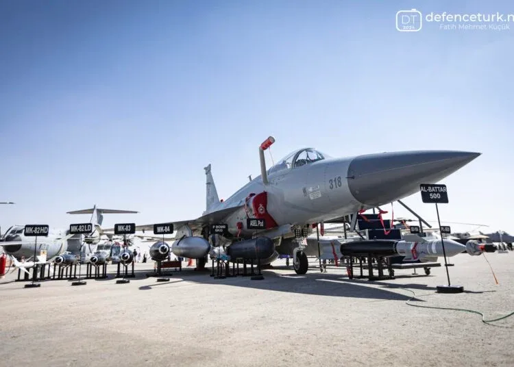 Pakistan Üretimi Savaş Uçağına ASELSAN Dokunuşu JF-17 Entegrasyonu Savunma Sanayisinde Yeni Dönem