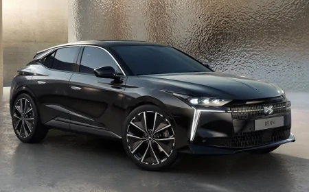 Yeni DS N°4 Tanıtıldı: Premium Hatchback Segmentine Fransız Zarafeti ve İleri Teknoloji Geliyor