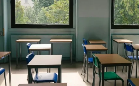 Çin'den Sınav Kopyasına Karşı Radikal Çözüm: Yapay Zeka Devleri Sınav Süresince Kapatılıyor!